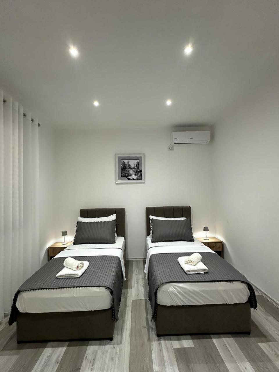 Host Apartments Shkoder Exterior photo